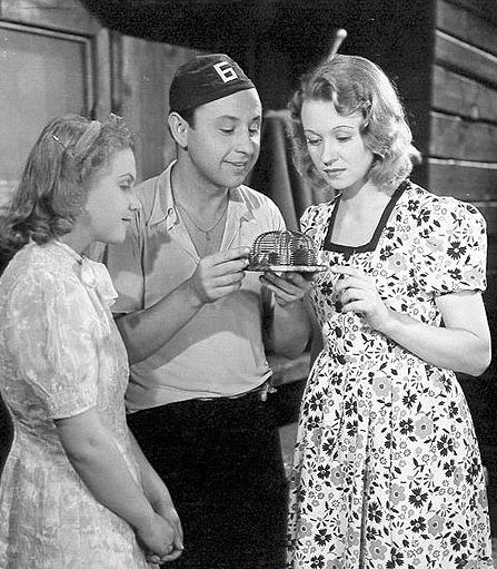 Národní filmový archiv S Natašou Gollovou a R. A. Strejkou ve svém prvním filmu Příklady táhnou